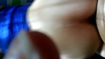 Probando el culito de mi novia