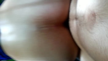 Probando el culito de mi novia