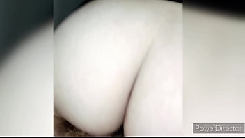 Cogida por mi amigo mientras no están sus papás