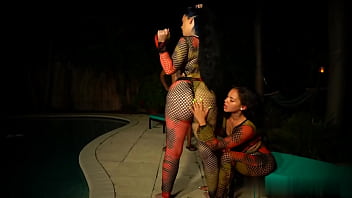 Big asses & huge dick miami threesome madness Big asses & huge dick miami threesome madness