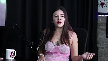 Se acha uma putinha falando e boa no boquete e o seu jeito favorito de goza andriza haack sheerred