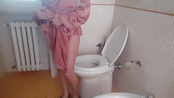 The warm pee of my stepmother dressed in elegant silk during a party