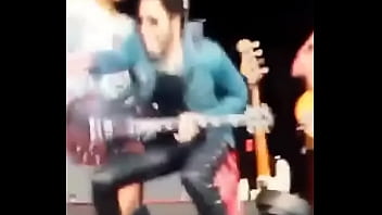 Lenny Kravitz Dick Out thumbnail