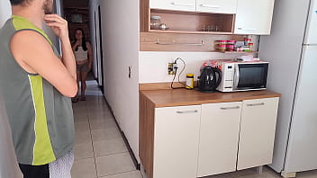 Sexo arriscado me arrisquei transando com melhor amigo do meu corno enquanto ele estava no banho Sexo arriscado me arrisquei transando com melhor amigo do meu corno enquanto ele estava no banho