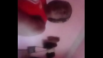 Je suis au travail actuellement pour le moment