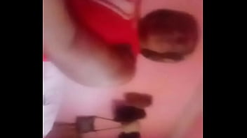 Je suis au travail actuellement pour le moment