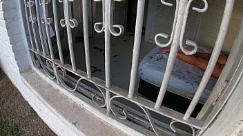 Vizinho tarado filma victoria dias fazendo sexo