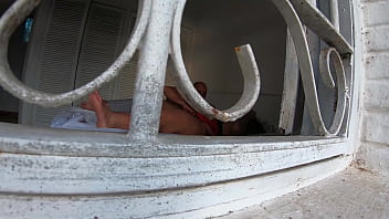 Vizinho tarado filma victoria dias fazendo sexo