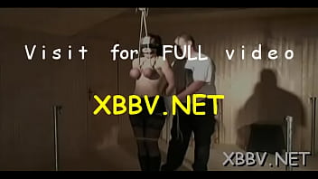 Nude girl is rubbing her cuchy like crazy