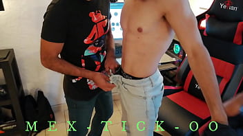 Alejandro Y Hugo Hacen Cosquillas thumbnail