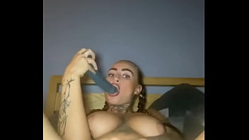 Slutty emo loves to fuck her tight asshole Slutty emo loves to fuck her tight asshole