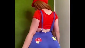 Booty dancing sexy curves