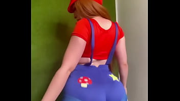 Booty dancing sexy curves