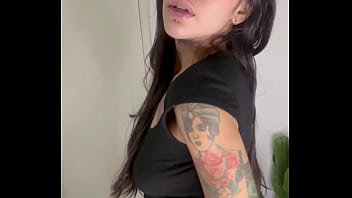 My sub worship my body feel my mouth and receive a gift pov