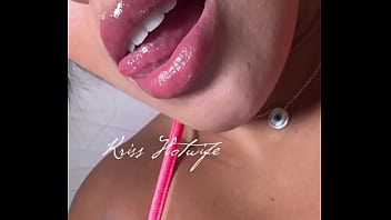 Me olhando assim com boquinha de pidona me diz oq vc faria