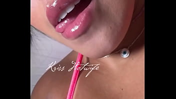 Me olhando assim com boquinha de pidona me diz oq vc faria