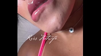 Me olhando assim com boquinha de pidona me diz oq vc faria