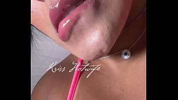 Me olhando assim com boquinha de pidona me diz oq vc faria