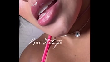 Me olhando assim com boquinha de pidona me diz oq vc faria