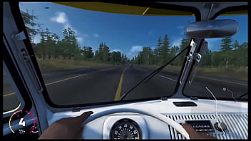 Mclaren sendo engolida por kombi