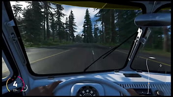 Mclaren sendo engolida por kombi