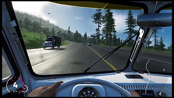 Mclaren sendo engolida por kombi