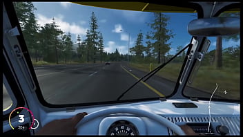 Mclaren sendo engolida por kombi