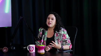 Falou um pouco sobre a terapia sexual e que "proíbe" a penetração e a mulher é colocada na reprodução marina karam sexóloga sheer red