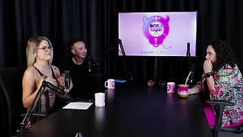 Falou um pouco sobre a terapia sexual e que "proíbe" a penetração e a mulher é colocada na reprodução marina karam sexóloga sheer red