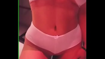 Ela ama se exibir na net