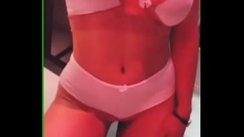 Ela ama se exibir na net