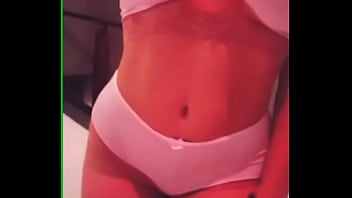 Ela ama se exibir na net