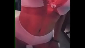 Ela ama se exibir na net