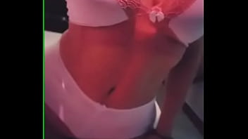 Ela ama se exibir na net