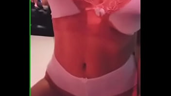 Ela ama se exibir na net