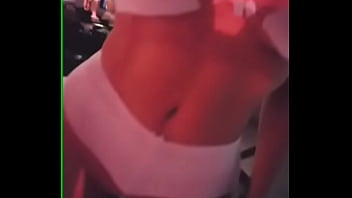 Ela ama se exibir na net