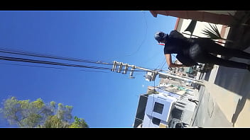 Caminado y sorprendida