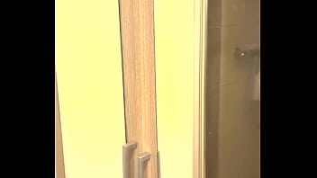 Coucou les loulous je suis rentrée de tournage petite douche pour me