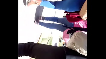 Latina monster curves para ajusticiar al ganso