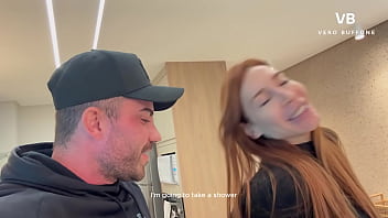 El cornudo de mi marido se demoró en llegar y yo me folle a su mejor amigo