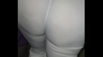 Madura Culona En Hilo En La Calle Con Leggins Transparentes thumbnail