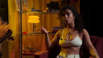 Podcast quente & úmido com as gostosas stellar e mibby anunciando as estréias de julho