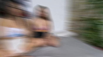 O papo ficou tão quente que o câmera fudeu as três e meteu madeira no rabo da convidada cintia lara