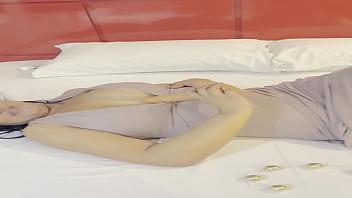 Depois de um dia cansativo cheguei em casa bati uma siririca para relaxar