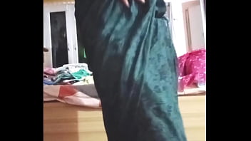 Indian Gay Crossdresser Gaurisissy Looking Hot In Black Saree thumbnail