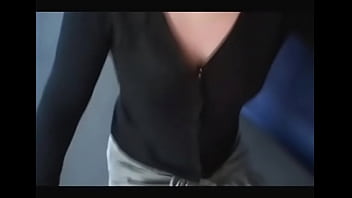 Elize safadinha dando no carro