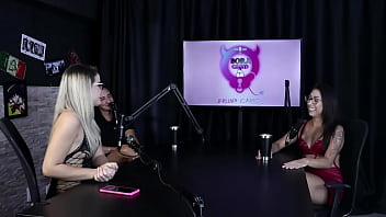 Fazia conteúdo lésbico tem vergonha de ver seus vídeos já fez menage e o fetiche que ela recusou foi luciana picchi sheer red