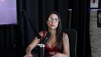 Fazia Conteúdo Lésbico Tem Vergonha De Ver Seus Vídeos Já Fez Menage E O Fetiche Que Ela Recusou Foi Luciana Picchi Sheer Red thumbnail