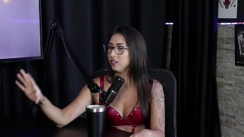 Fazia conteúdo lésbico tem vergonha de ver seus vídeos já fez menage e o fetiche que ela recusou foi luciana picchi sheer red