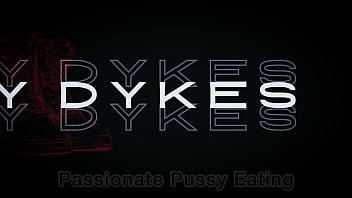 Late night pussy eating and fingering transmasc dykes fucking